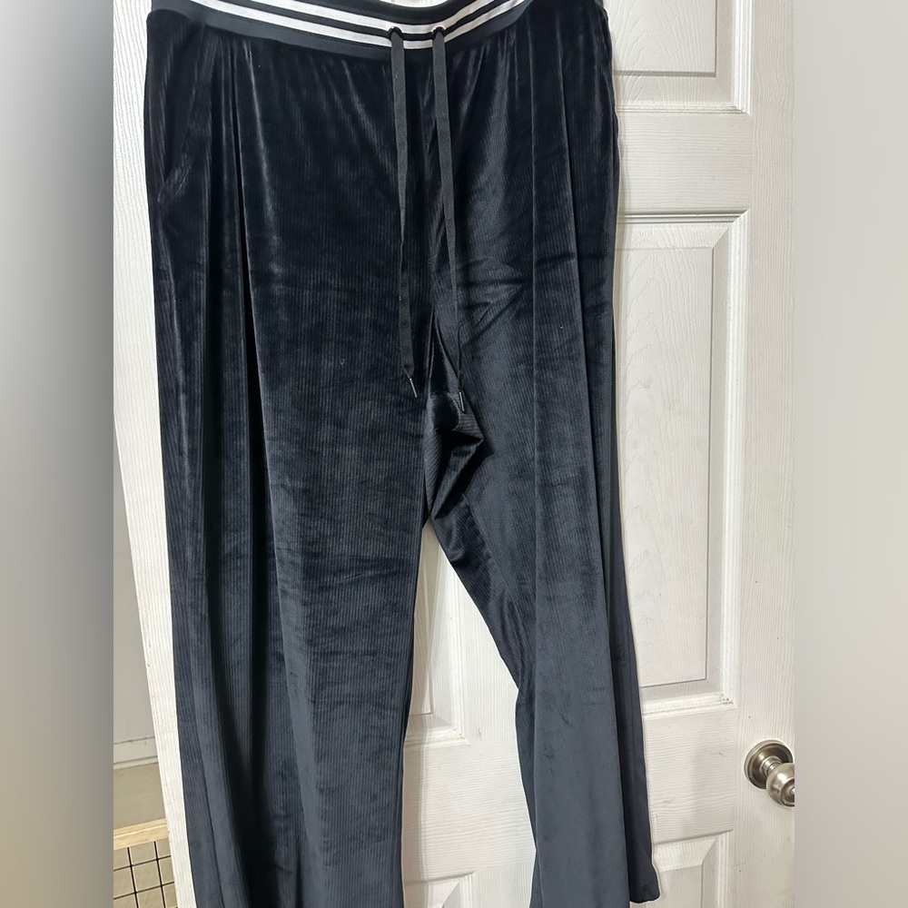 Victoria’s Secret/PINK XXL black velour pants
